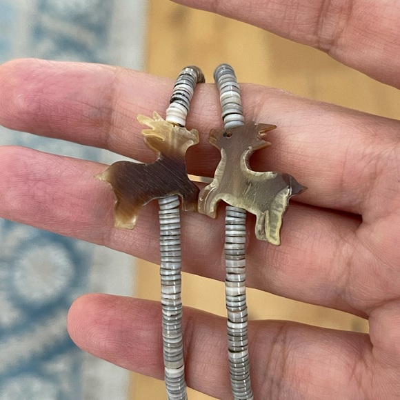 Natural horn & pin shell Heishi fetish necklace - Picture 4 of 5